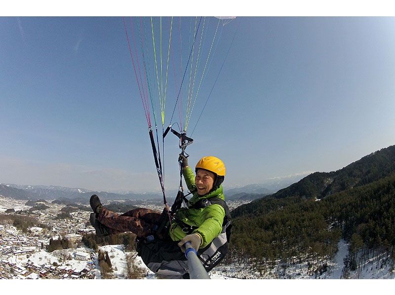 【岐阜・飛騨高山】パラグライダー　シングルフライト＆四輪バギーorスノーモービル（冬季限定）雄大な自然を満喫しよう！